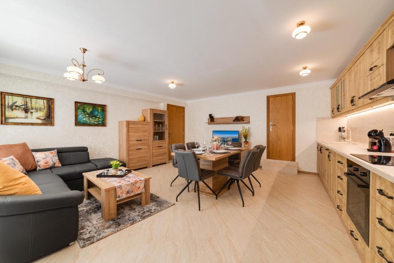 Deluxe And Central Garden Apartment Varna Dış mekan fotoğraf