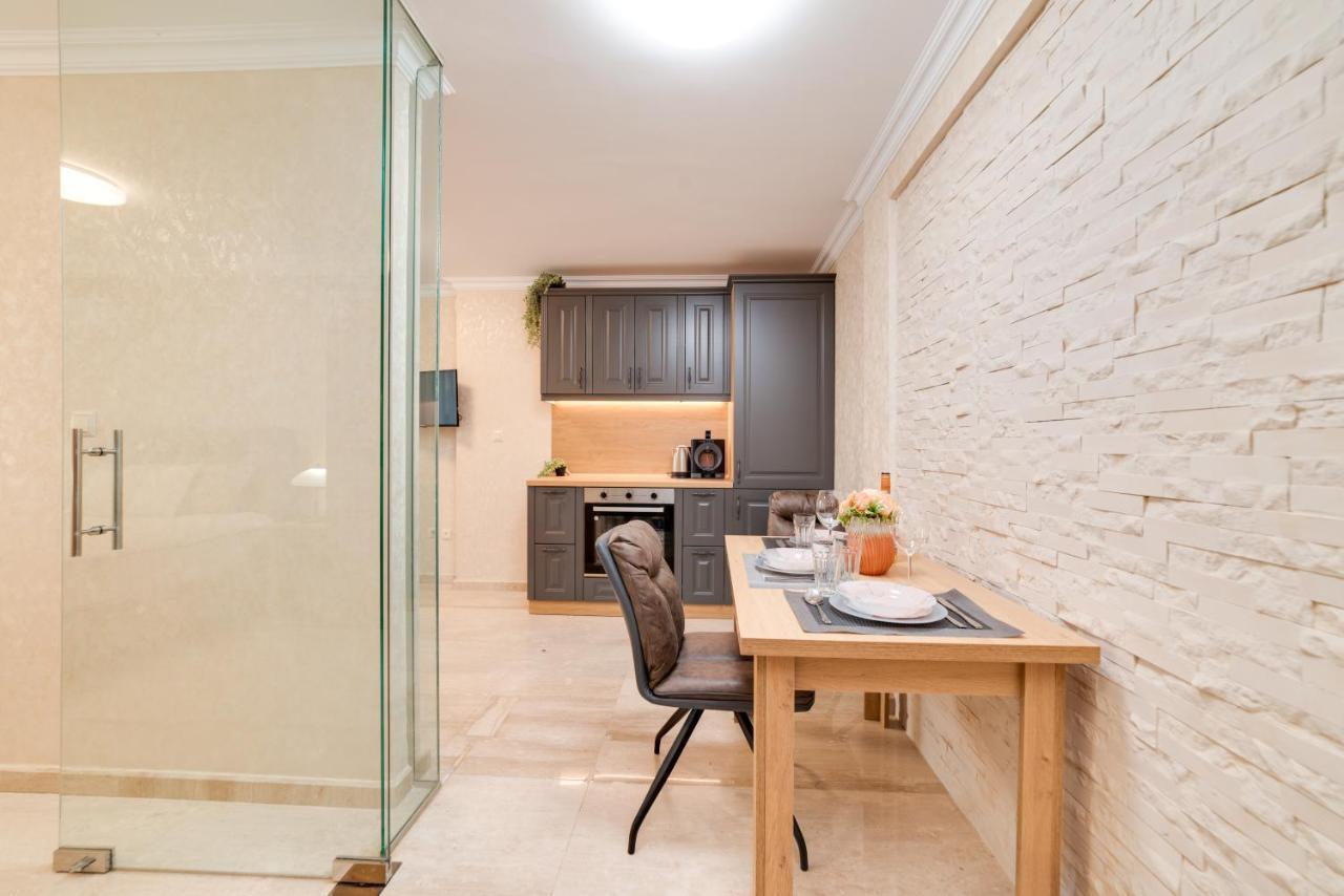 Deluxe And Central Garden Apartment Varna Dış mekan fotoğraf