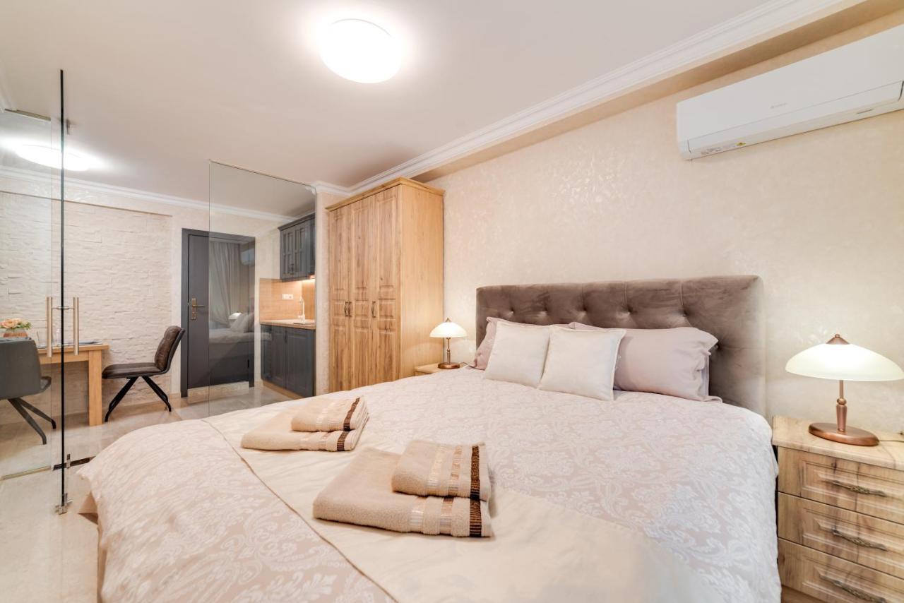 Deluxe And Central Garden Apartment Varna Dış mekan fotoğraf