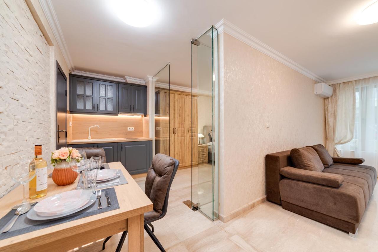 Deluxe And Central Garden Apartment Varna Dış mekan fotoğraf